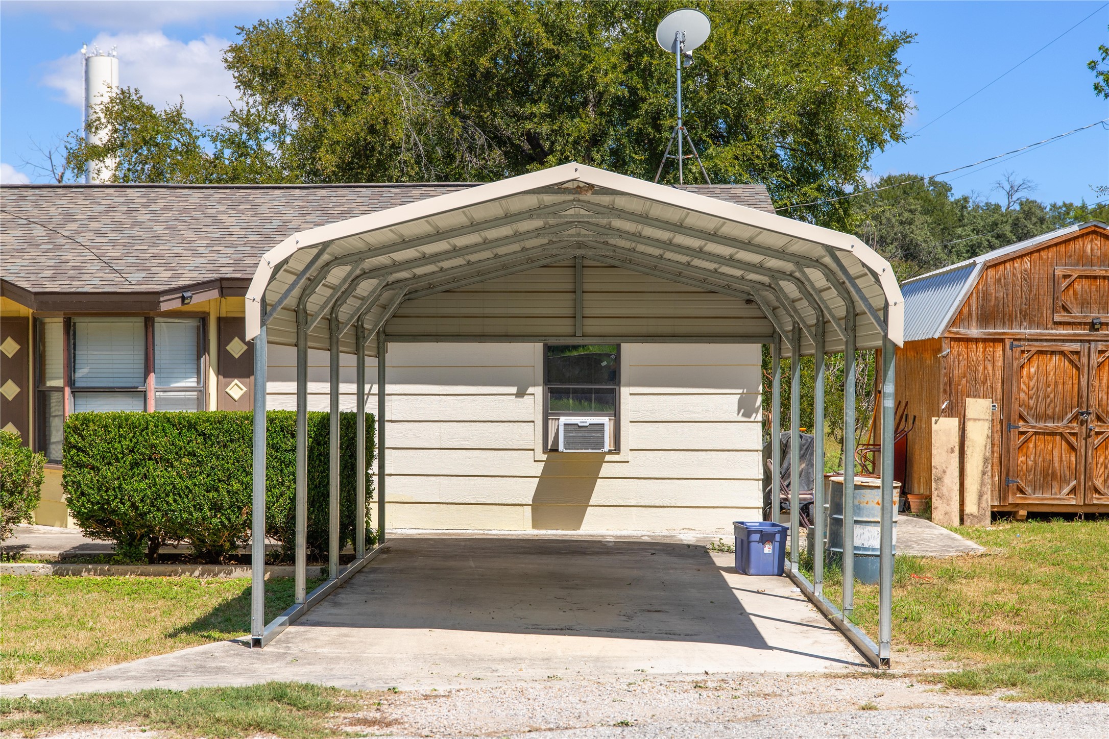 6920 Emerald Drive