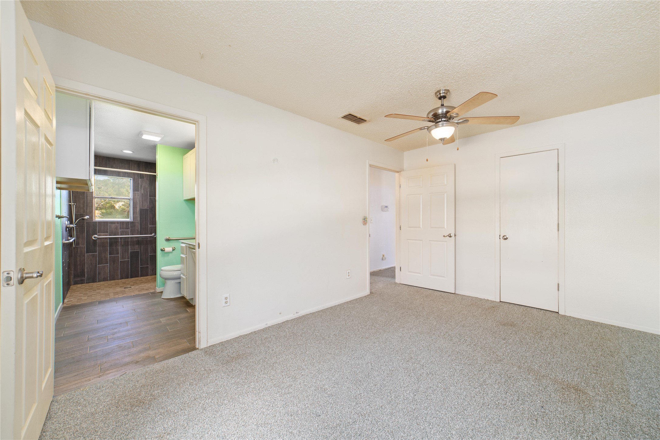6920 Emerald Drive