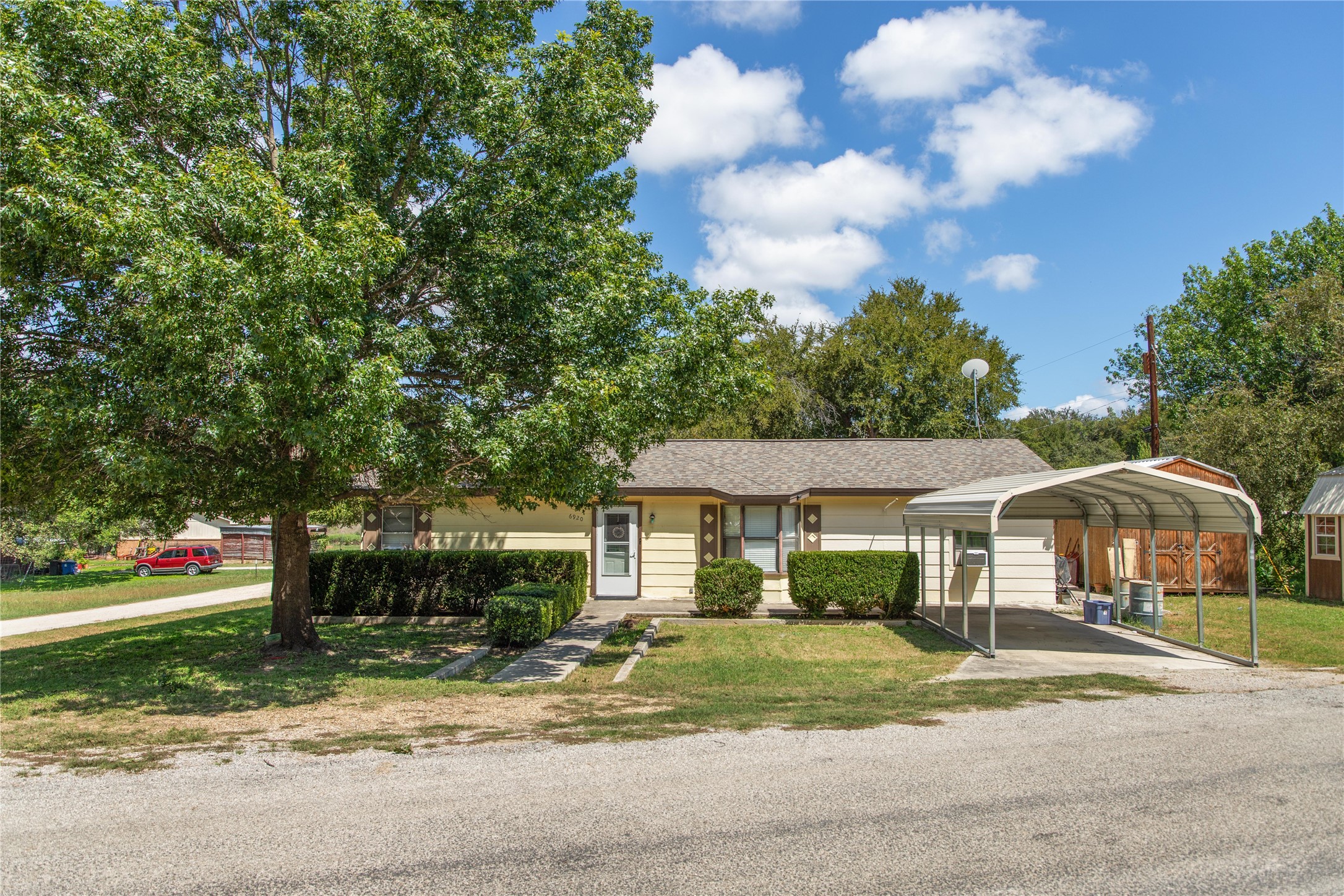 6920 Emerald Drive