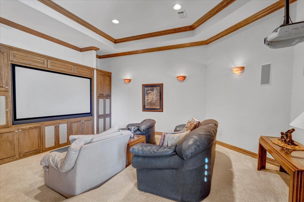 811 Russell Lane