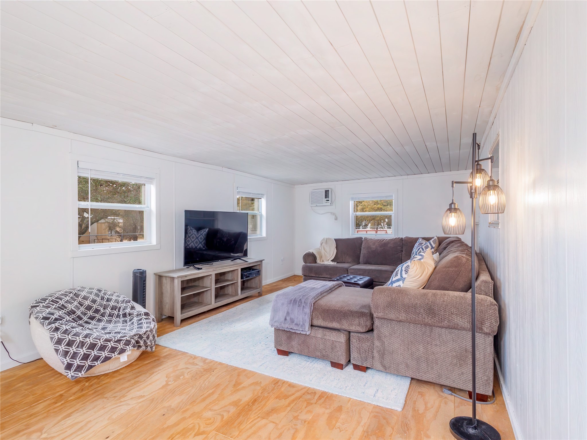 4300 Lake Shore Drive