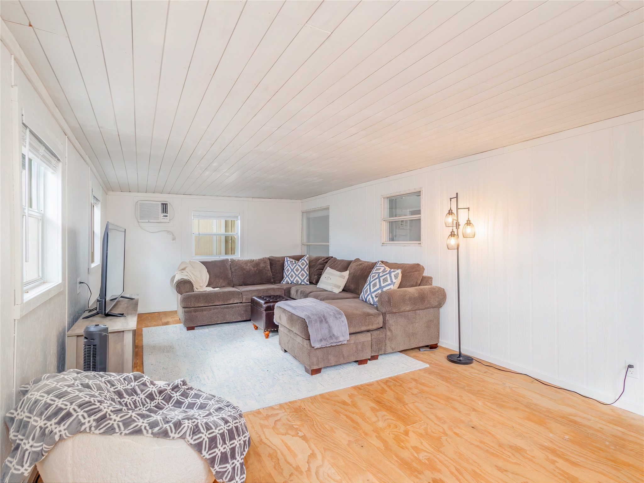 4300 Lake Shore Drive