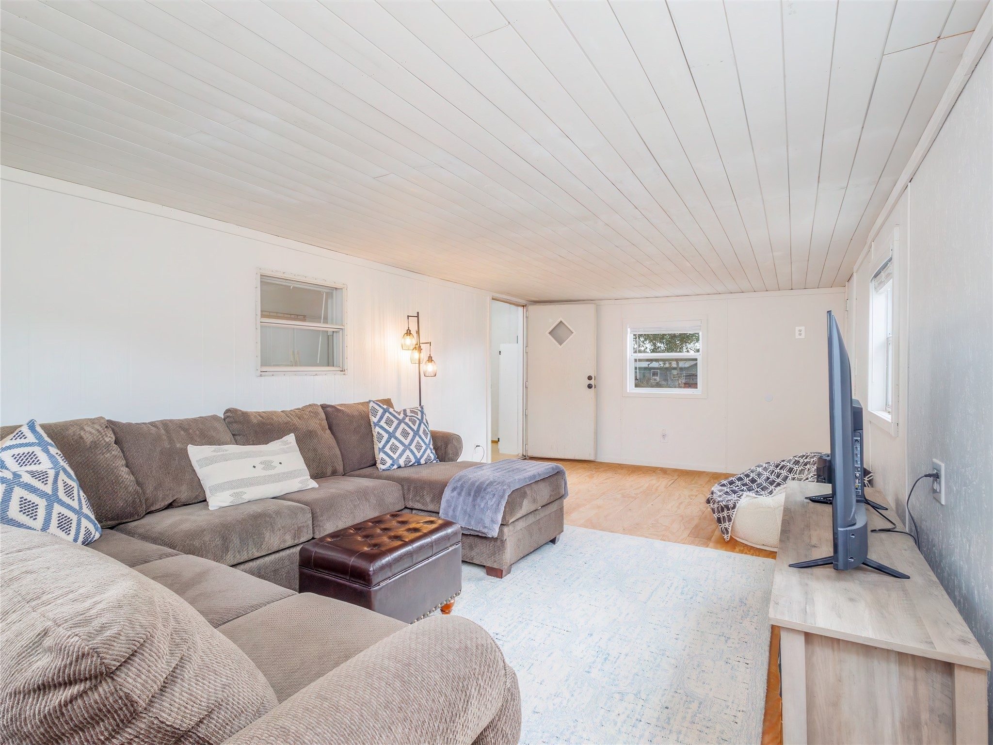4300 Lake Shore Drive