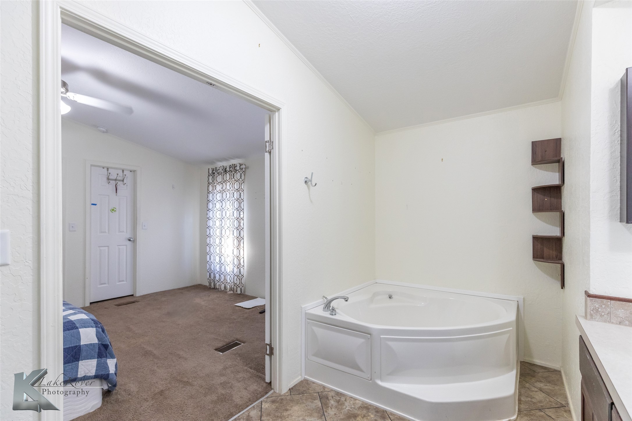 5121 Lake Shore Drive