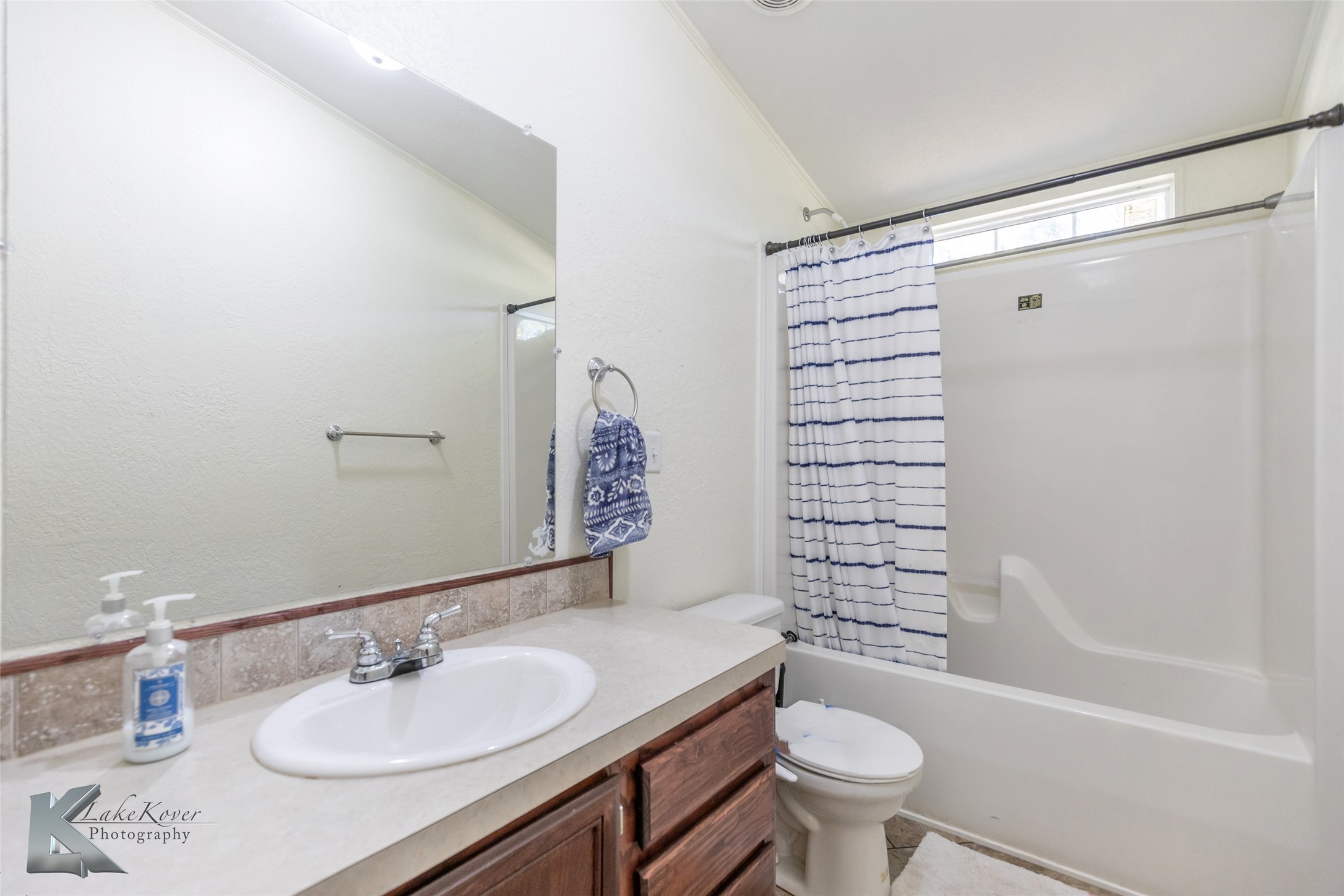 5121 Lake Shore Drive