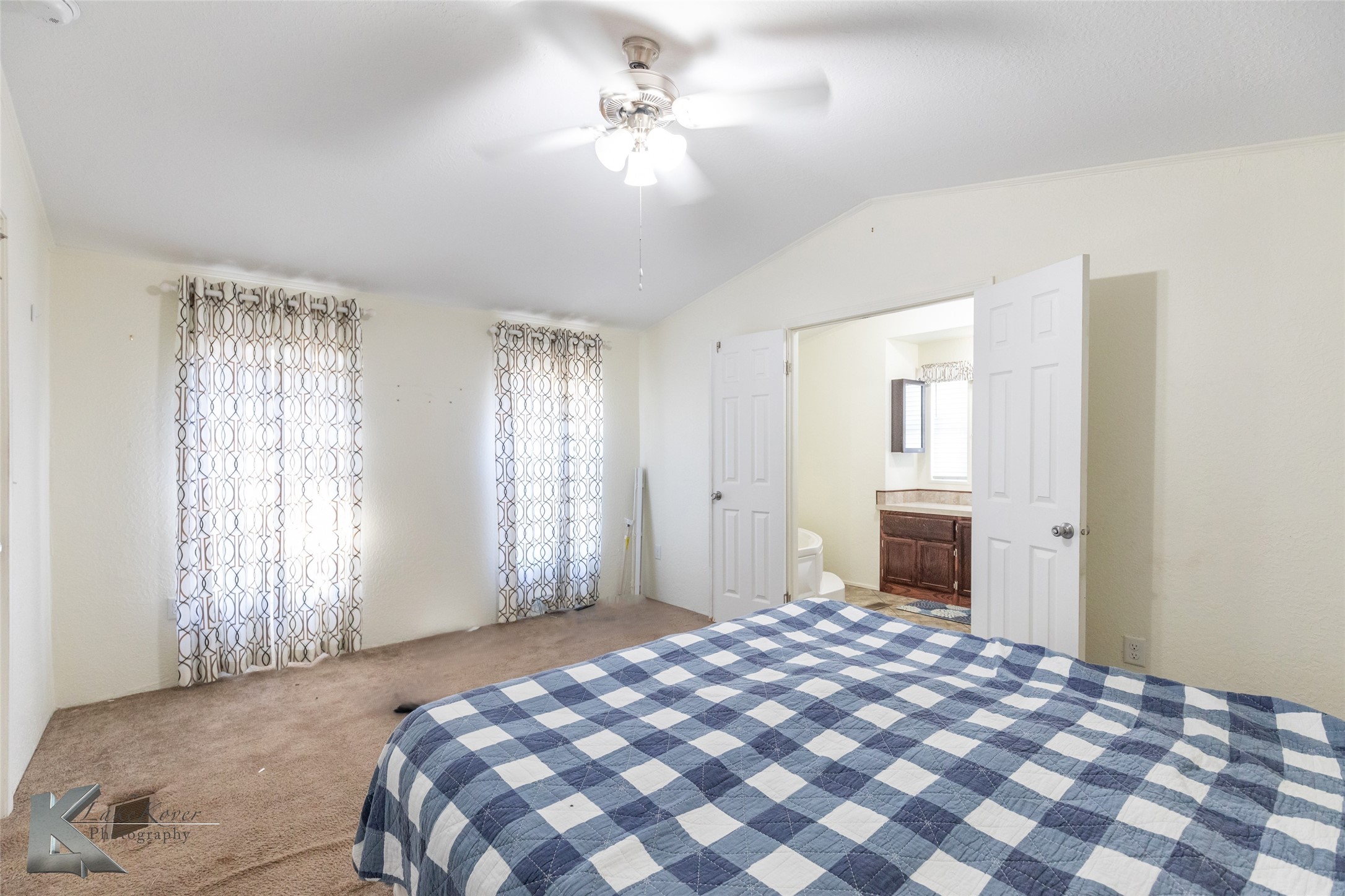 5121 Lake Shore Drive