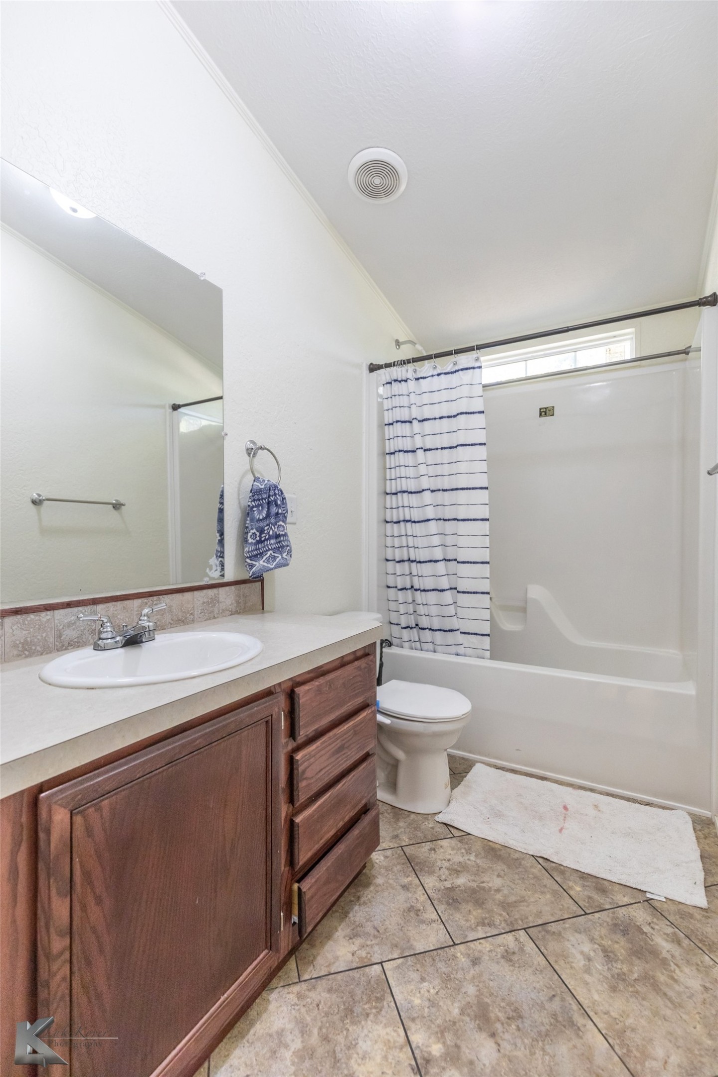 5121 Lake Shore Drive