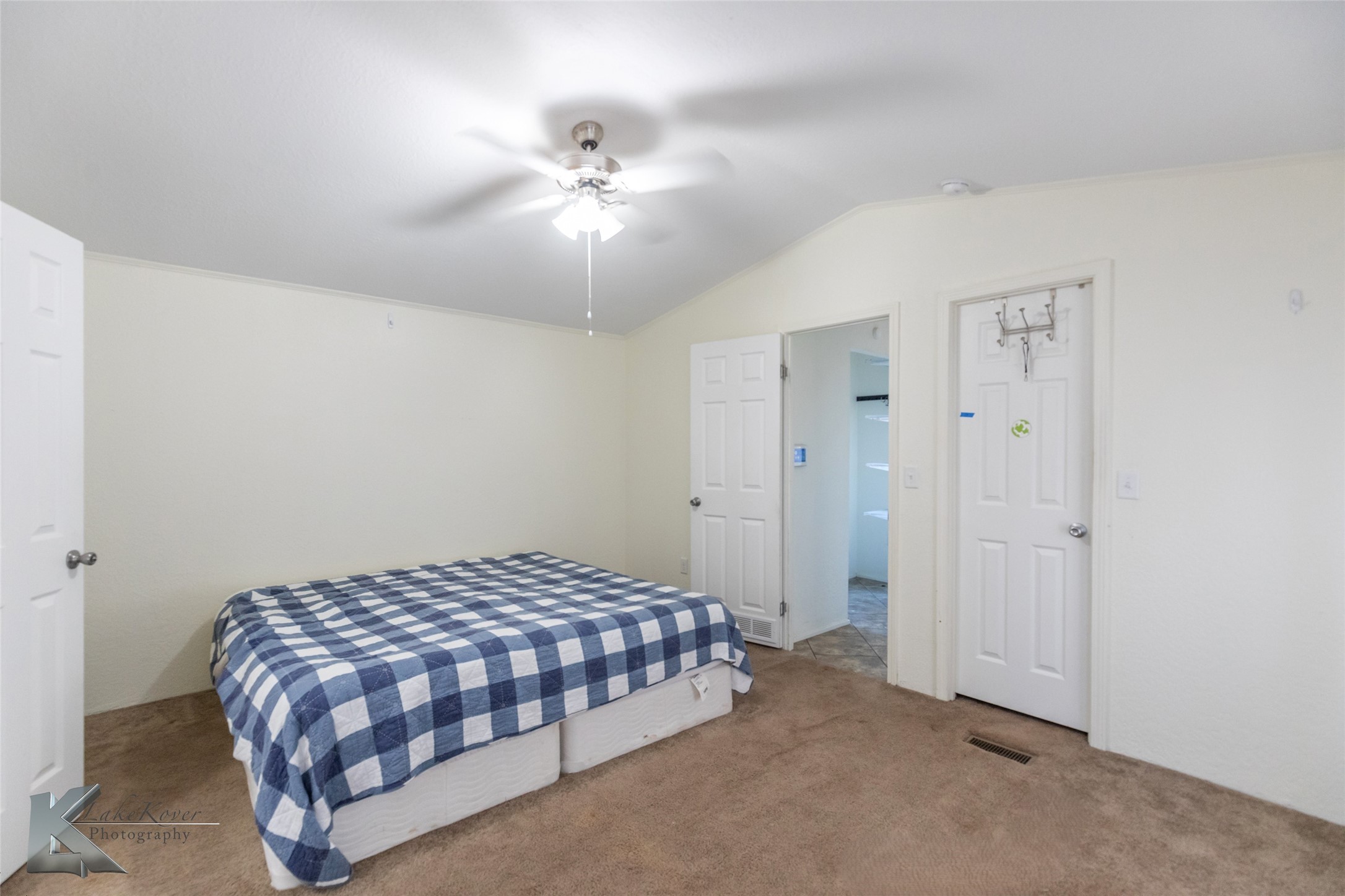 5121 Lake Shore Drive