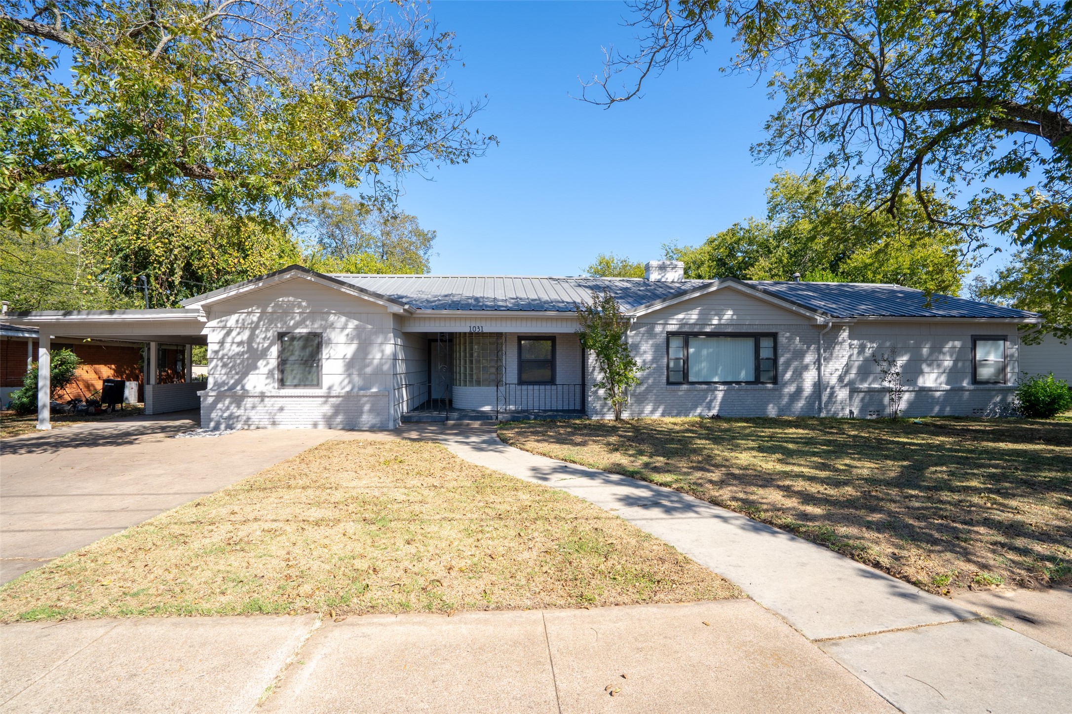 1031 N Neblett Street