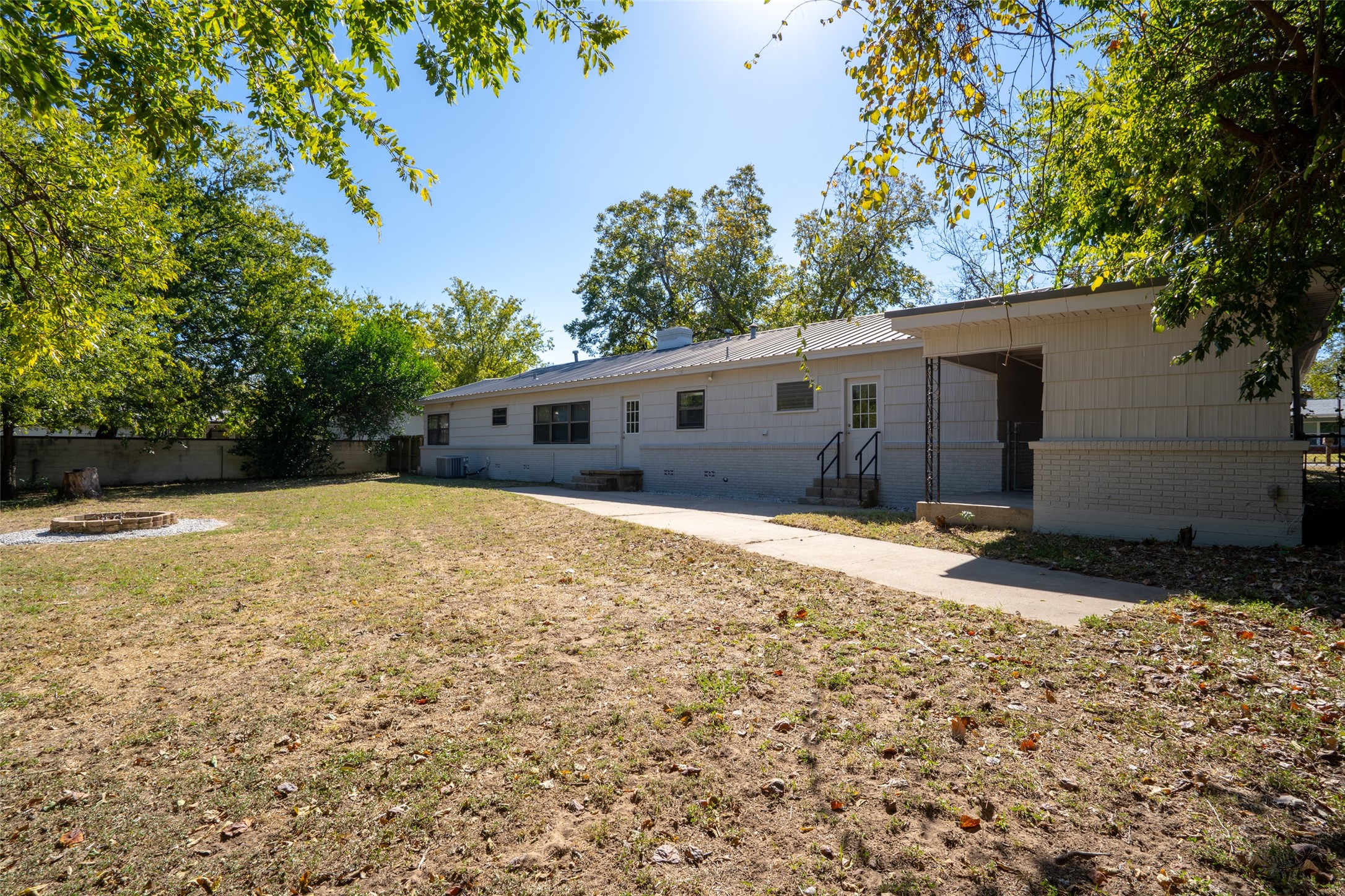 1031 N Neblett Street