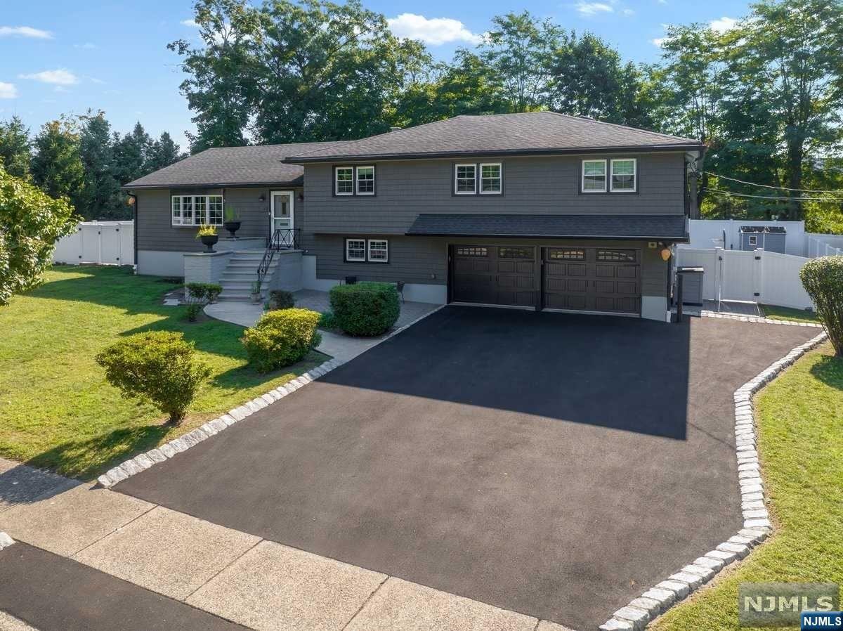 718 Bancroft Place