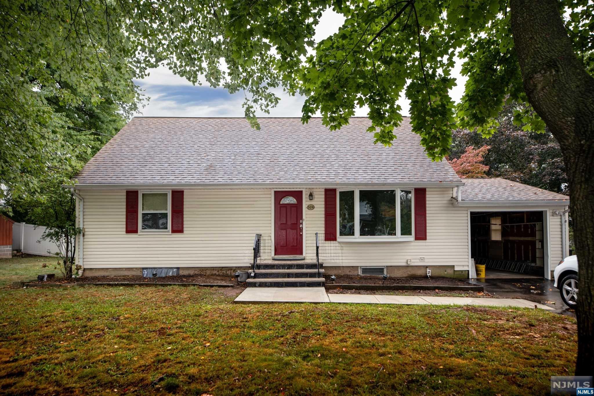 524 Burlington Street