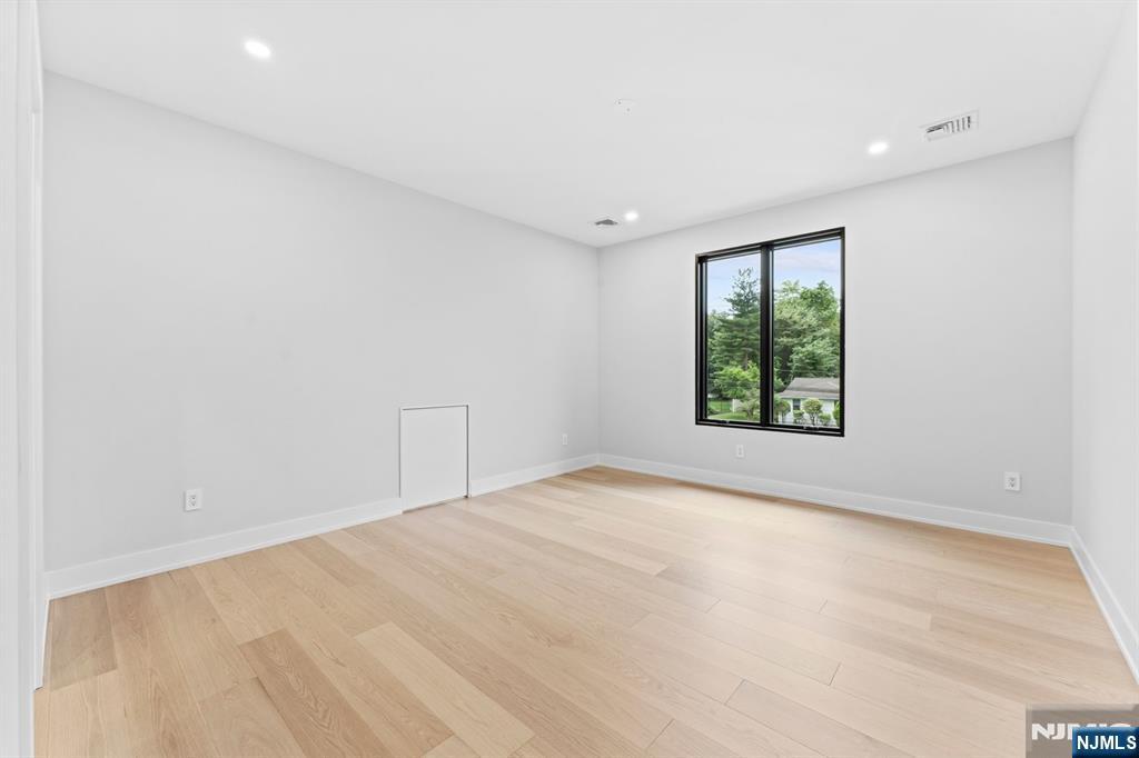 172 Birchwood