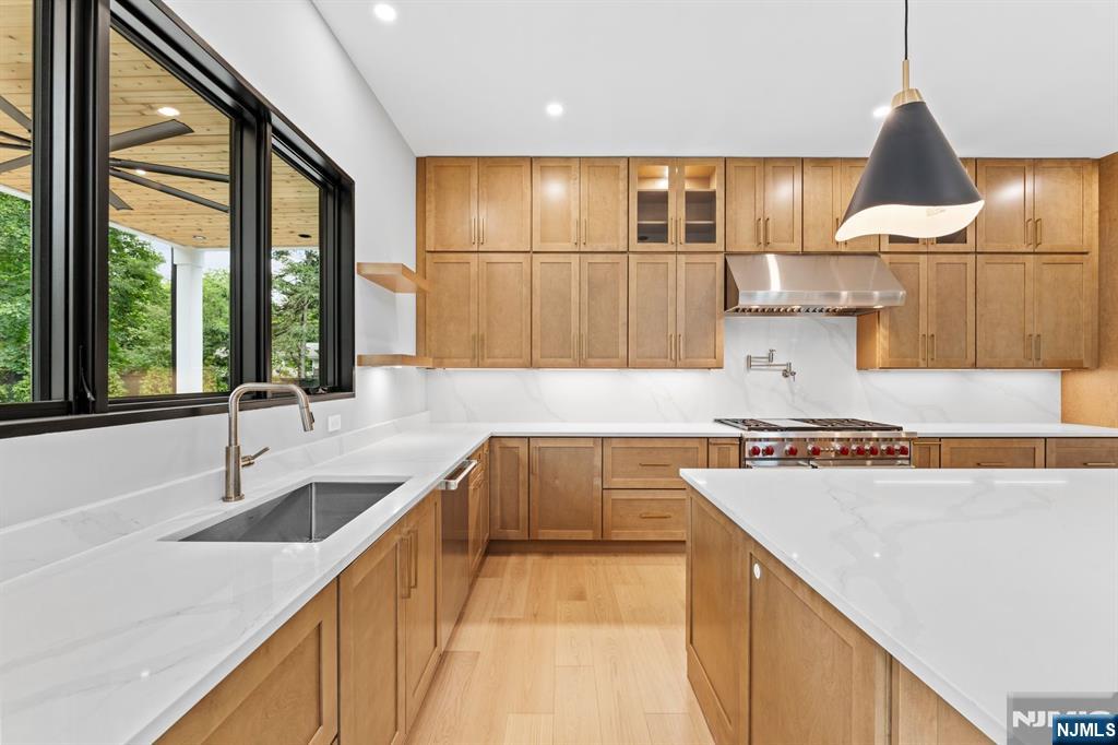 172 Birchwood