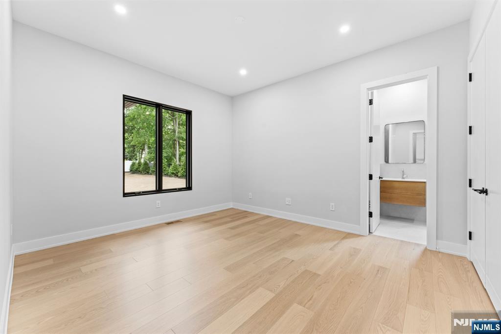 172 Birchwood