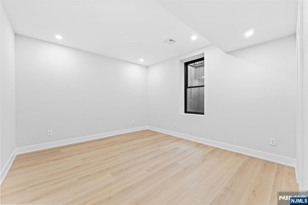 172 Birchwood