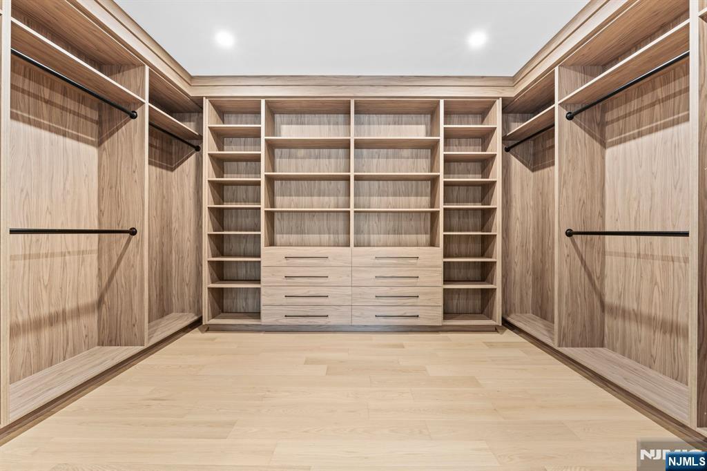 172 Birchwood