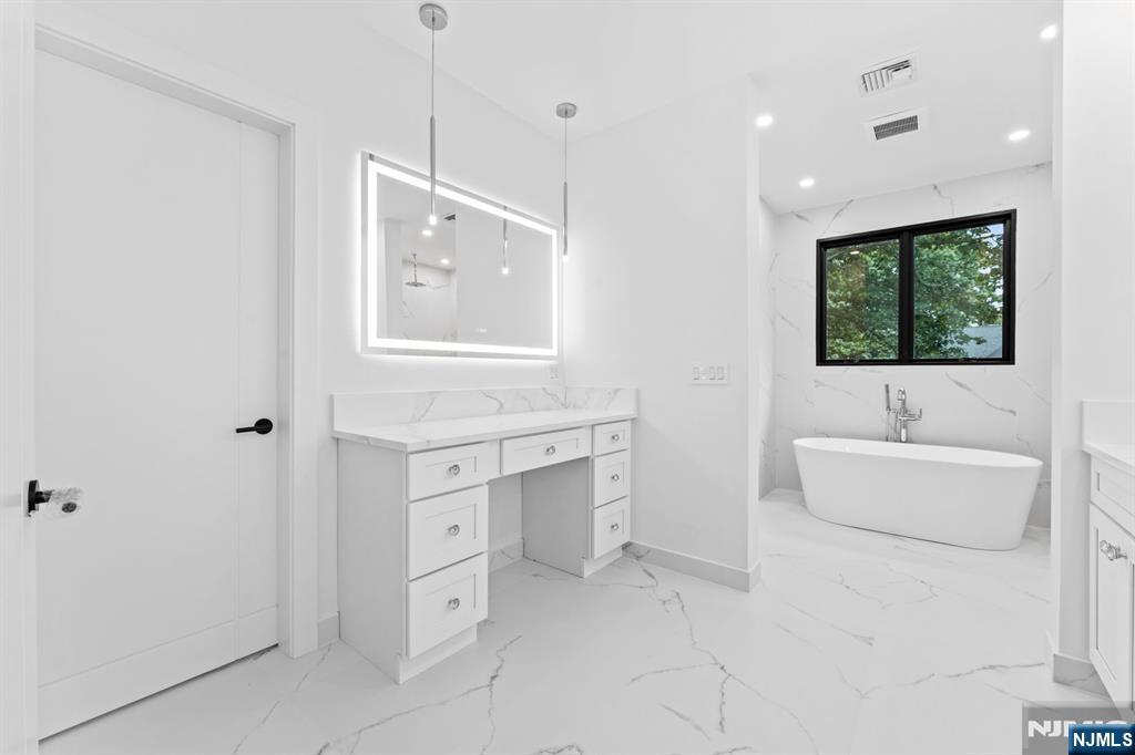 172 Birchwood