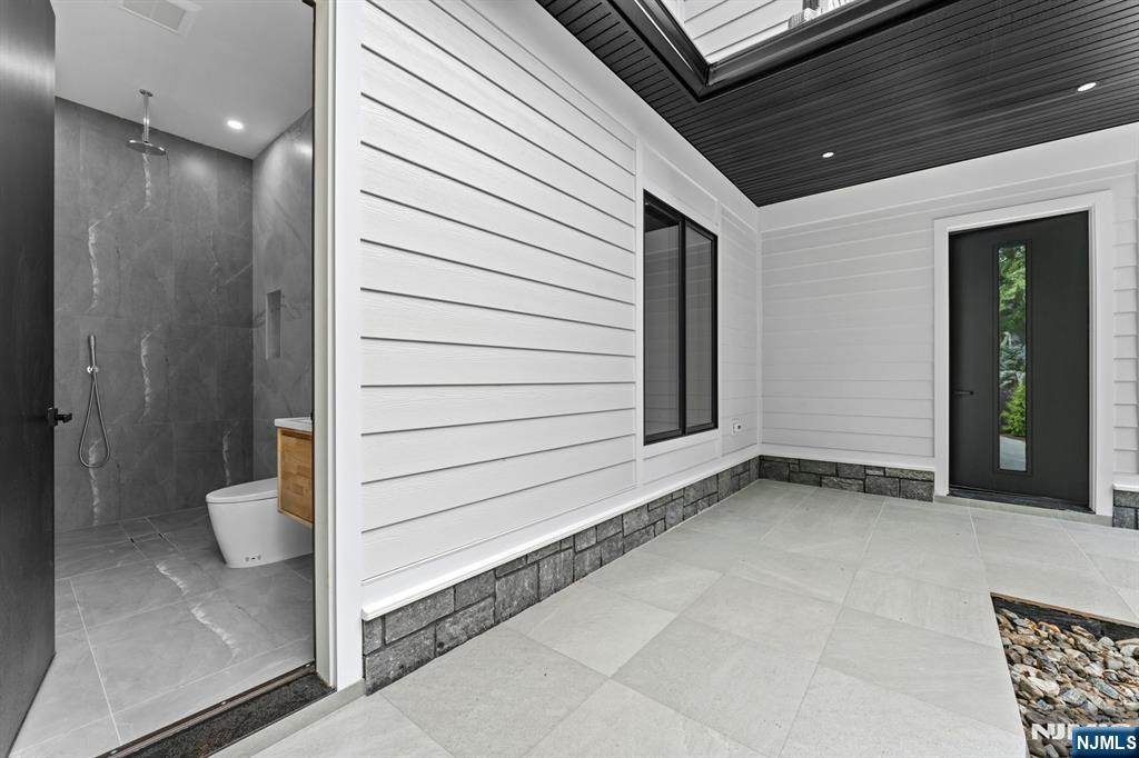 172 Birchwood