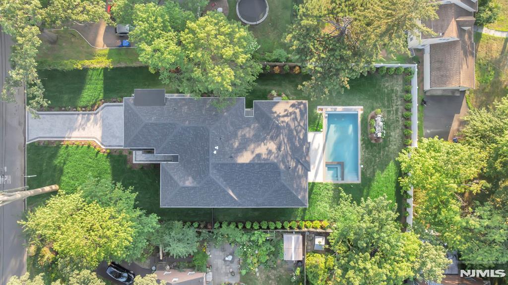 43 Oak Avenue