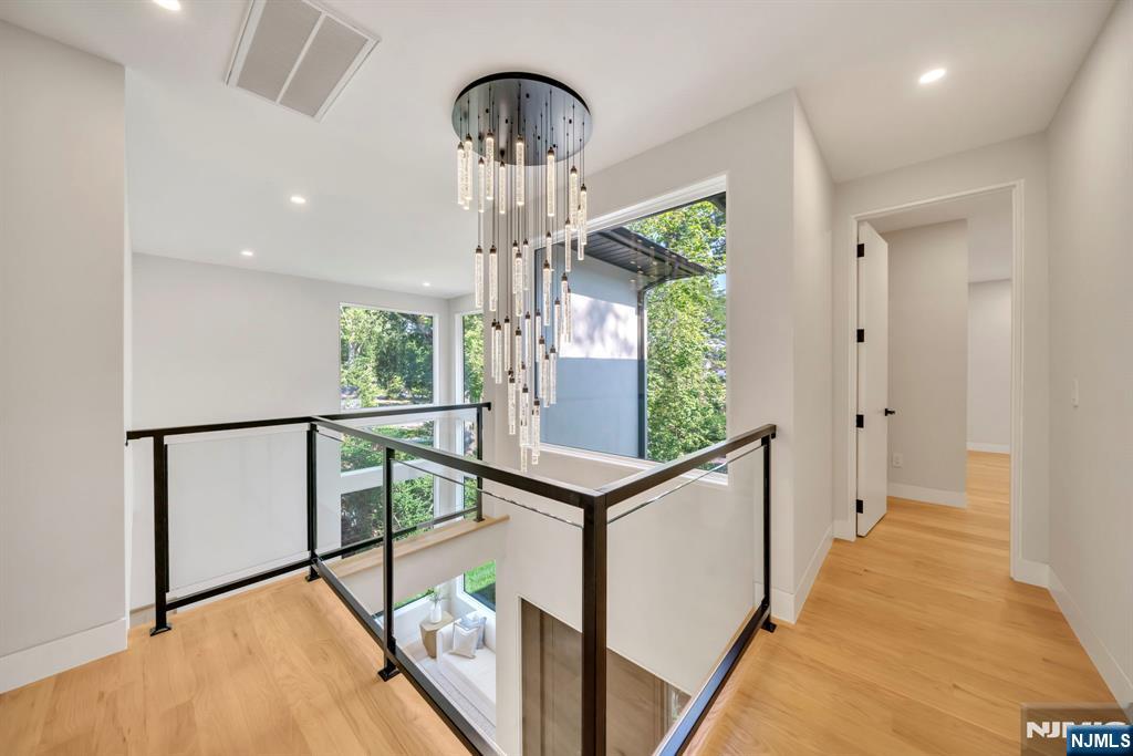 43 Oak Avenue
