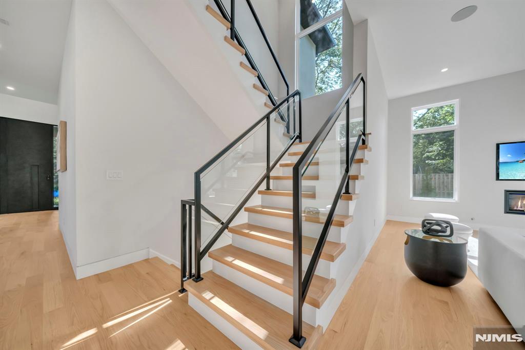 43 Oak Avenue