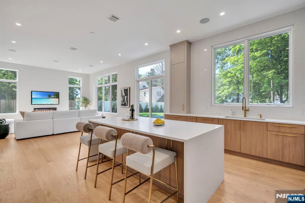 43 Oak Avenue