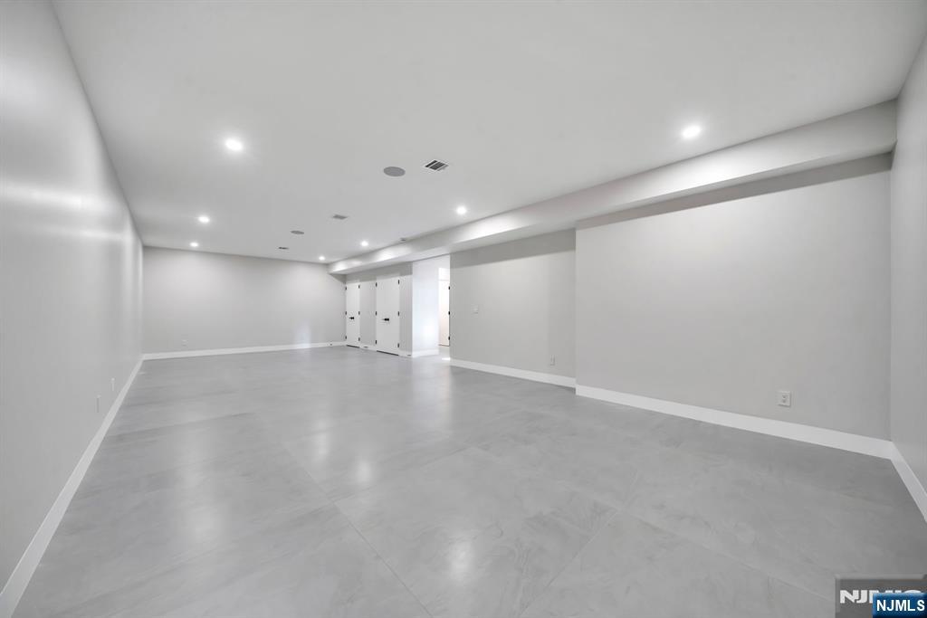 43 Oak Avenue