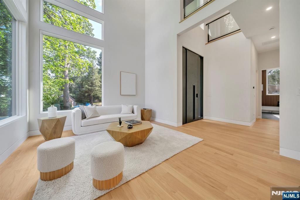 43 Oak Avenue