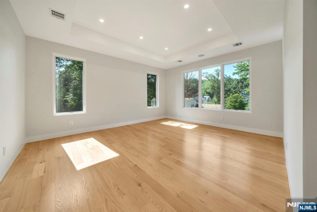 43 Oak Avenue