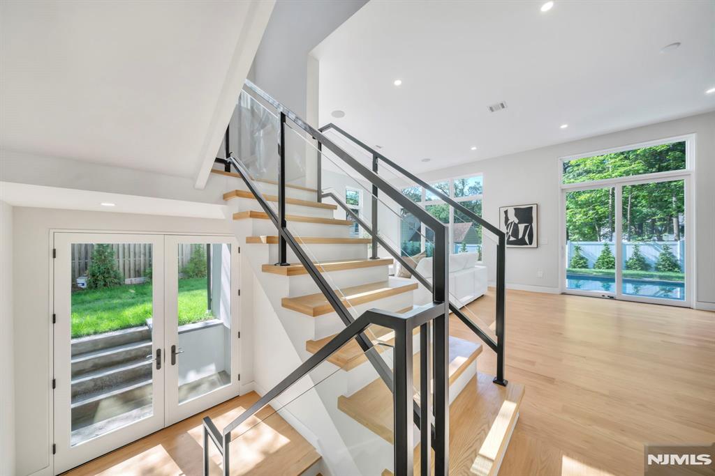 43 Oak Avenue