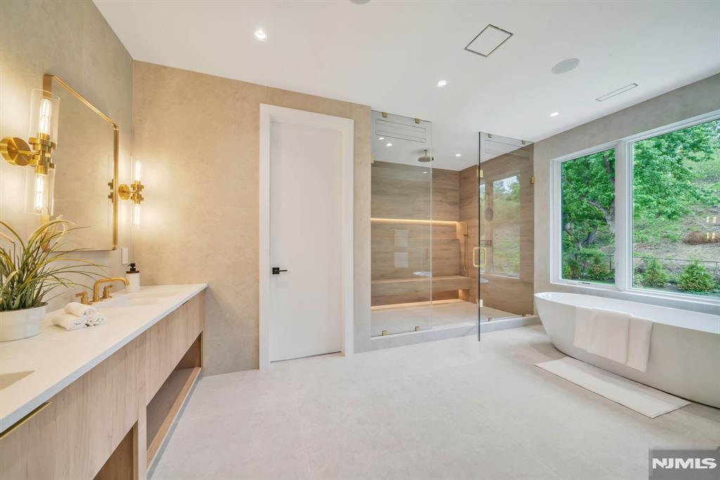 61 Macarthur Avenue
