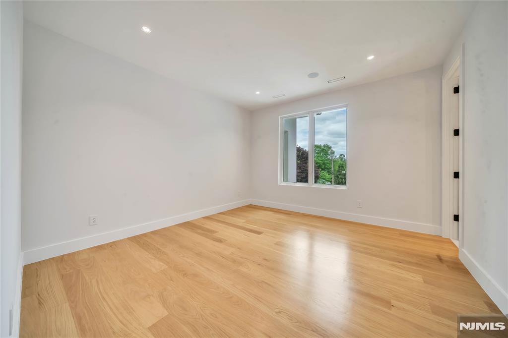 61 Macarthur Avenue