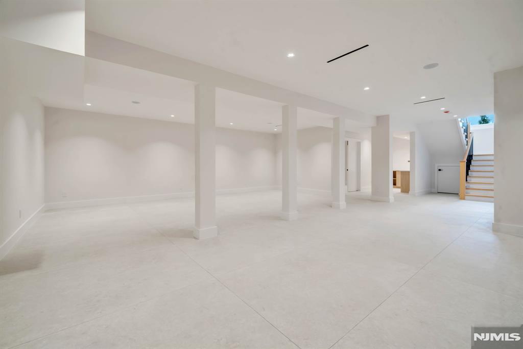 61 Macarthur Avenue