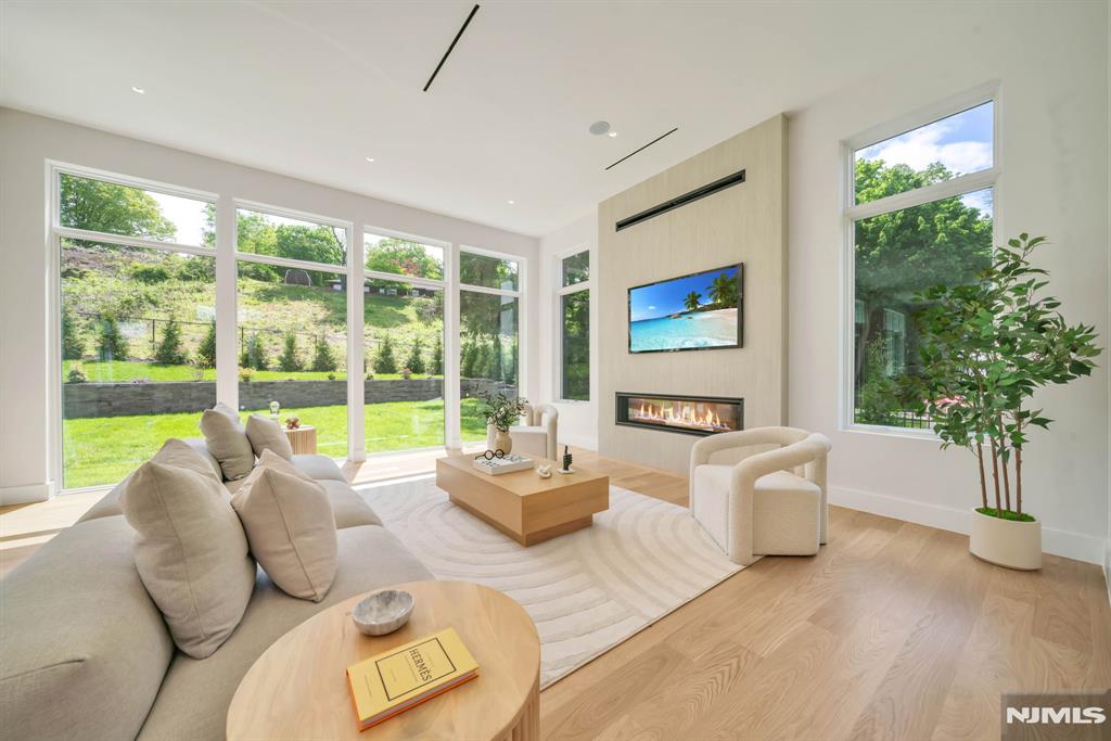 61 Macarthur Avenue