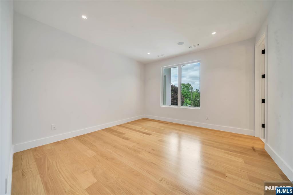 61 Macarthur Avenue