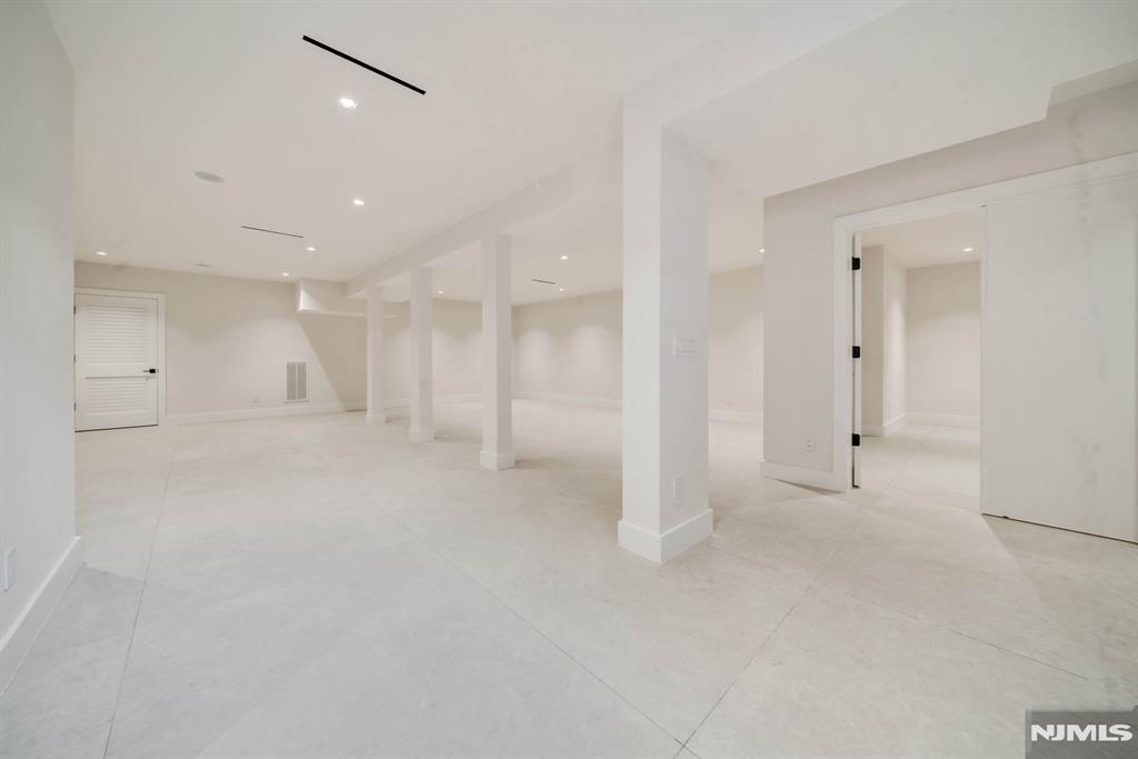 61 Macarthur Avenue