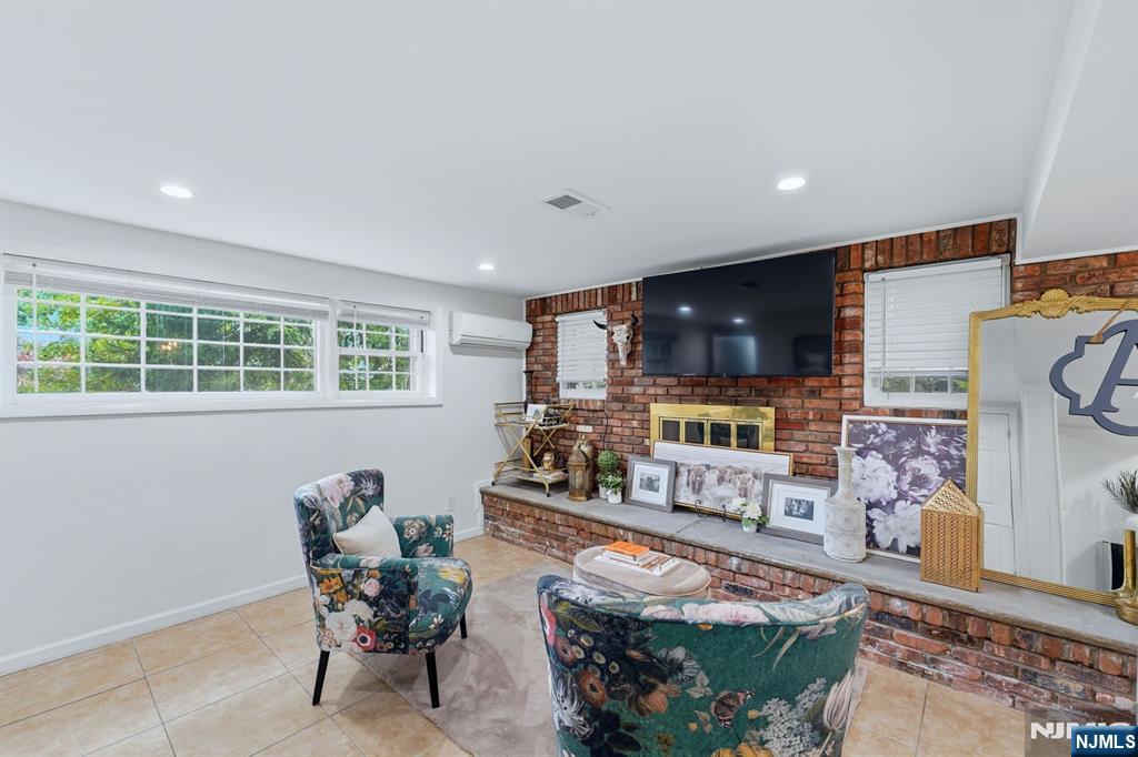 12 Poplar Road