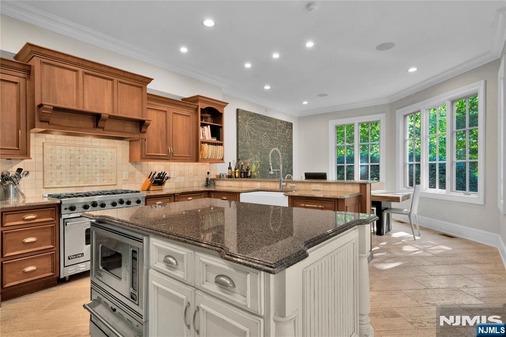 713 Bellaire Drive