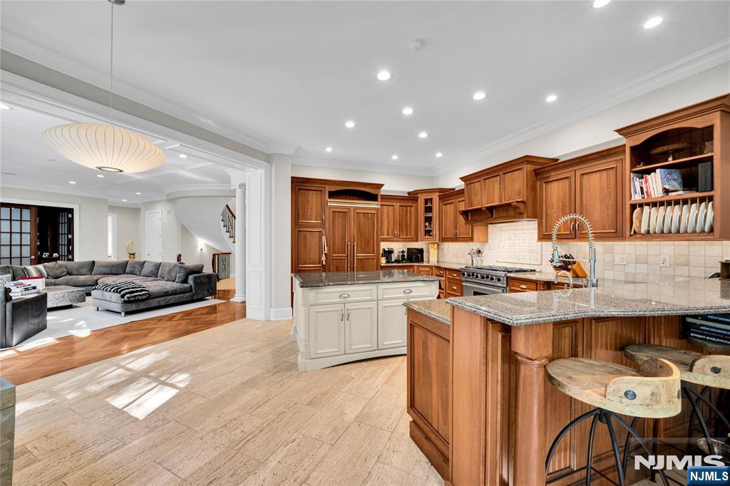 713 Bellaire Drive