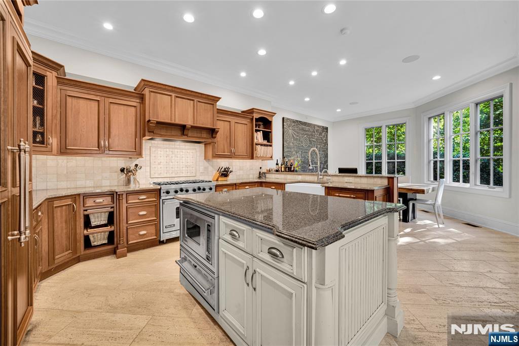 713 Bellaire Drive