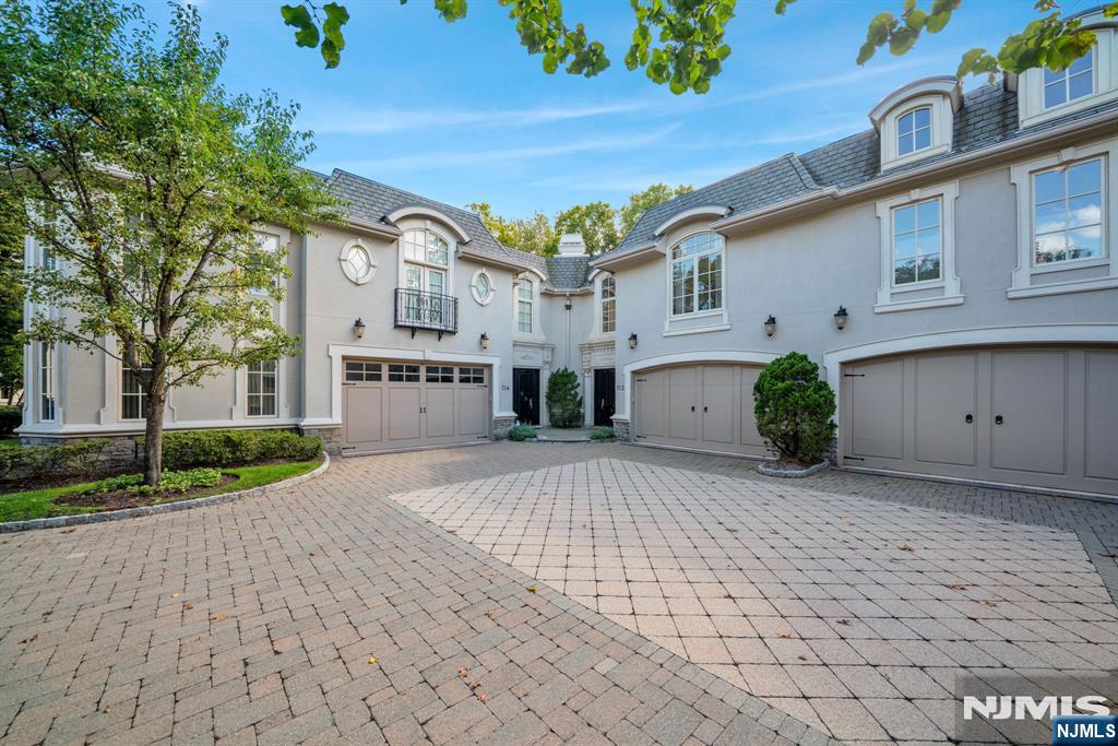 713 Bellaire Drive