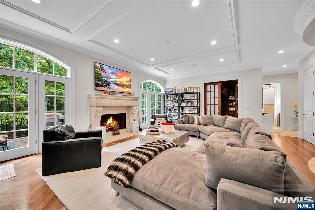 713 Bellaire Drive