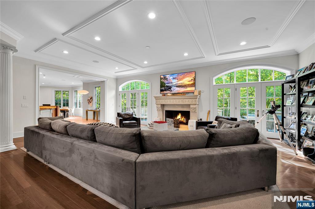 713 Bellaire Drive