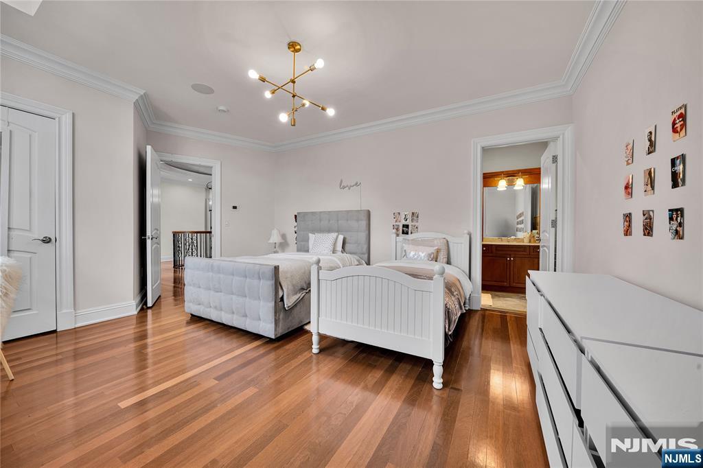713 Bellaire Drive