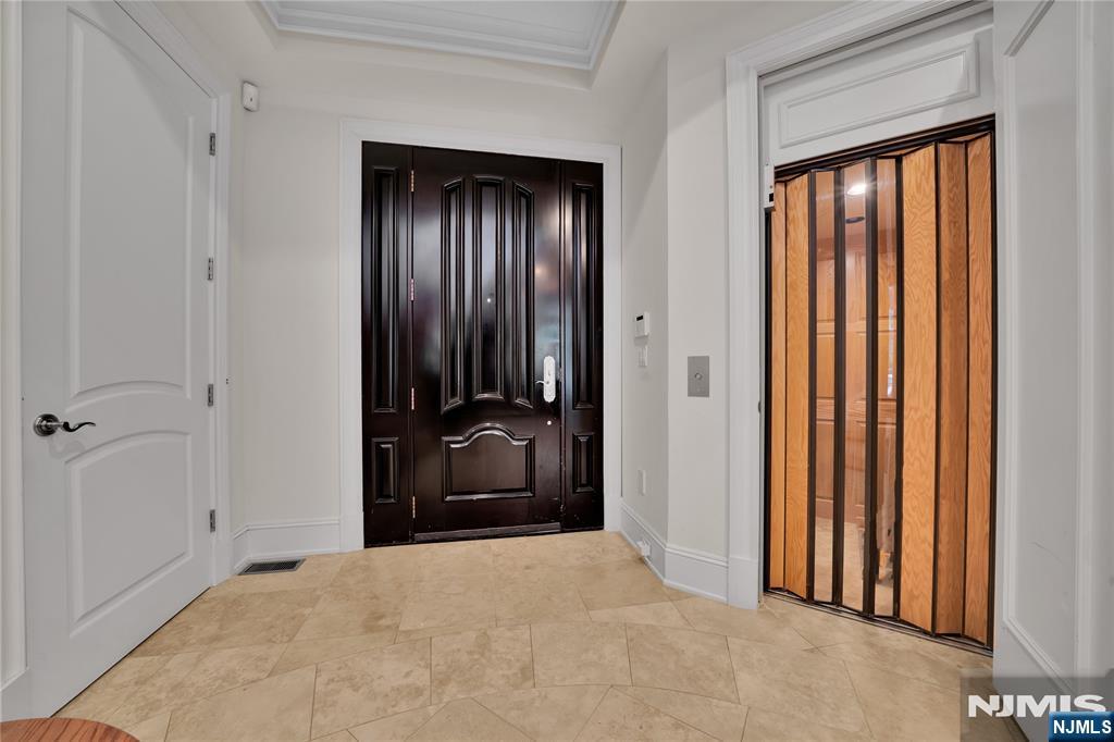 713 Bellaire Drive