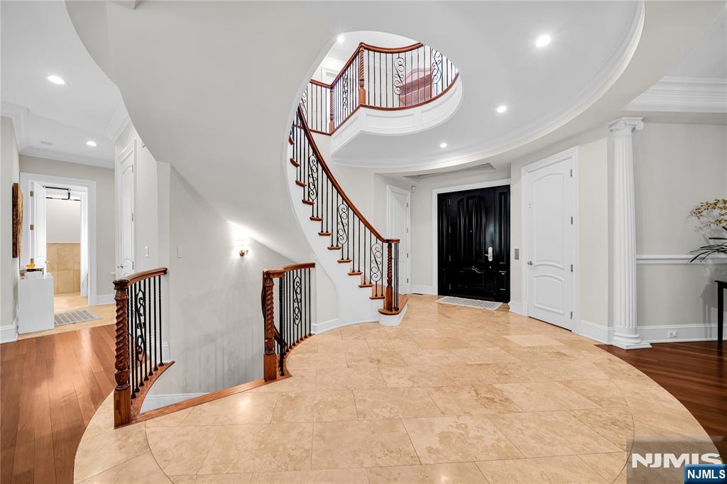 713 Bellaire Drive