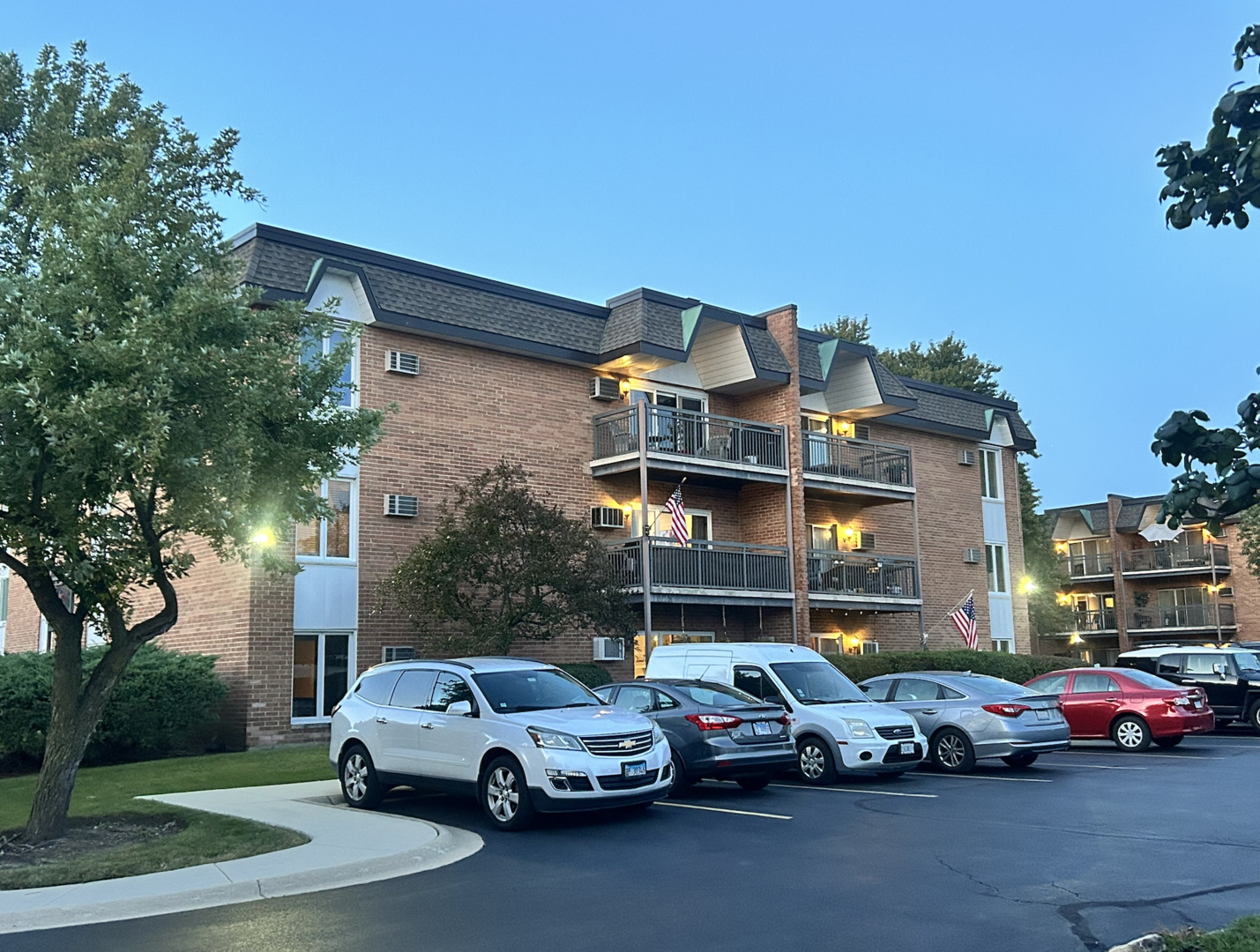 4250 Saratoga Avenue Unit: L302