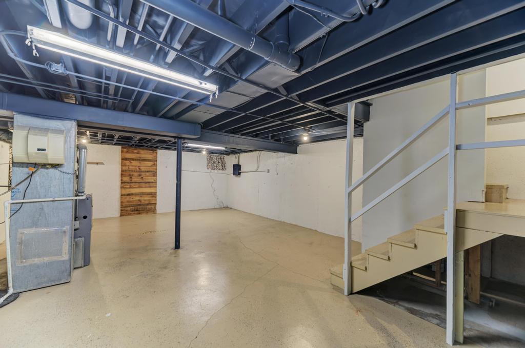 1631 Southampton Court