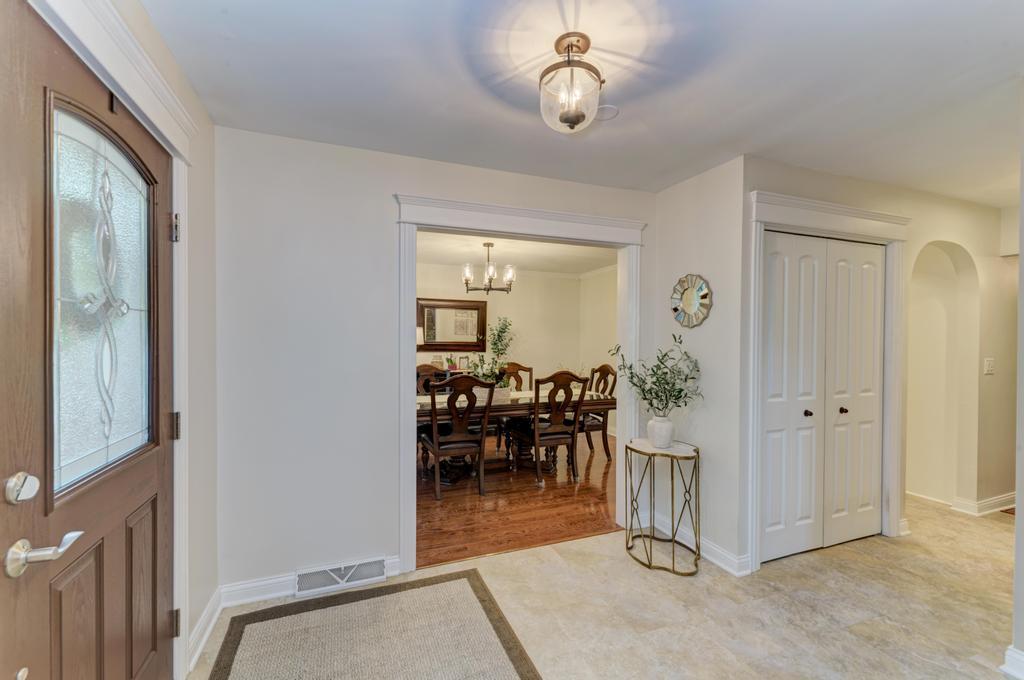 10S607 Glenn Drive